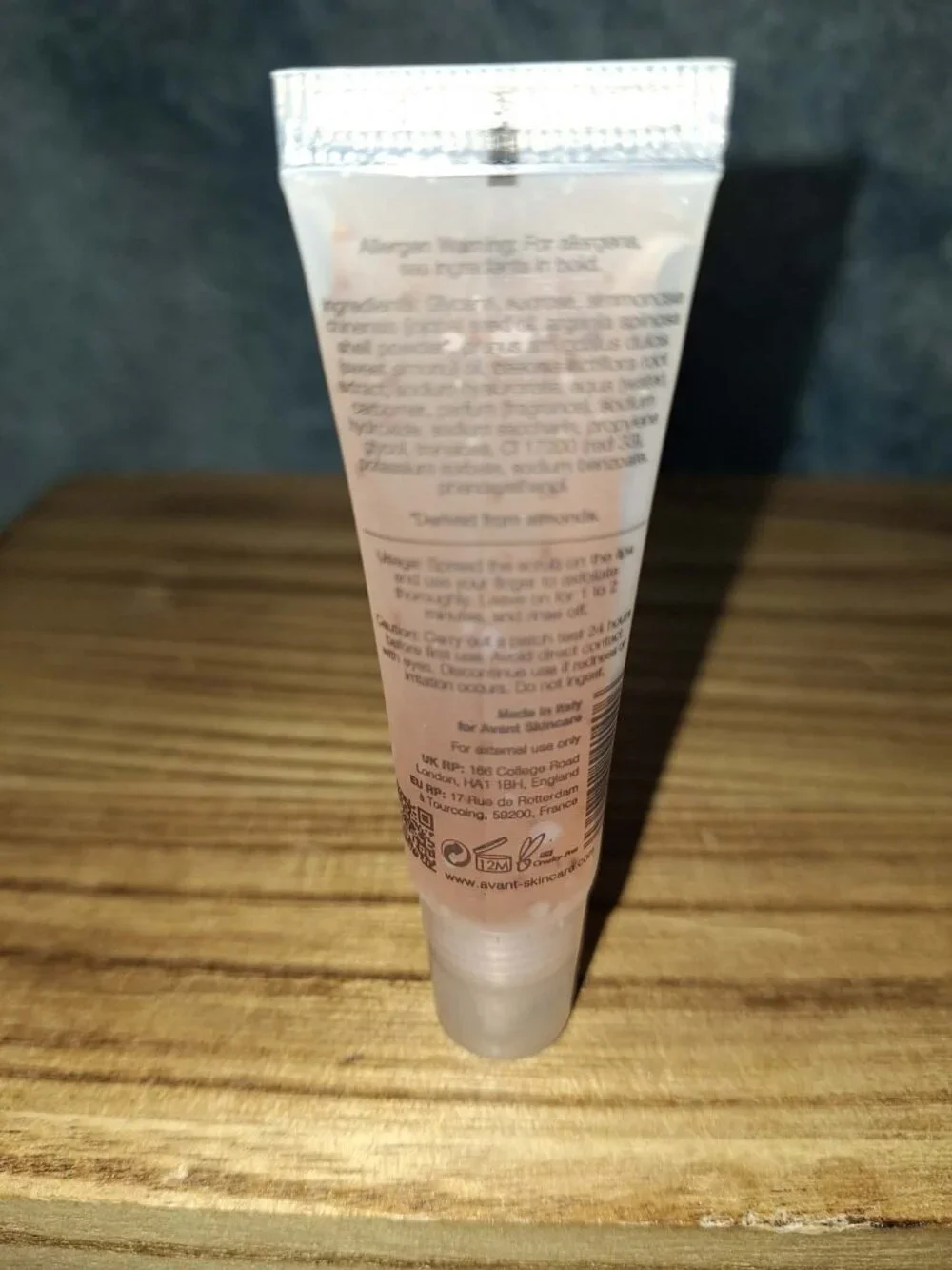 Avant Skincare Velvet Perfecting Rose Sugar Lip Scrub (10 mL / 0.34 fl oz)